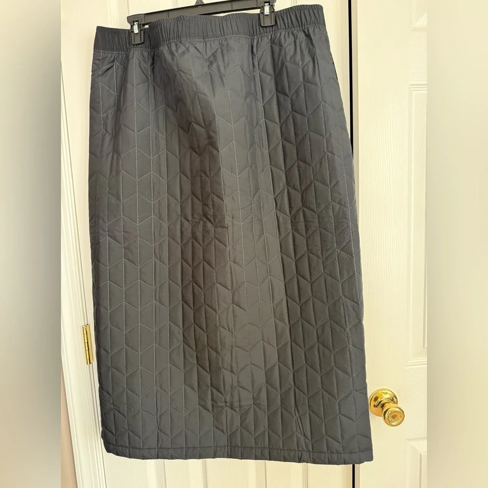 Nike Charcoal Quilted Skirt - Picture 6 of 7